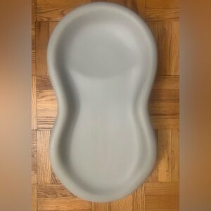 Grey Keekaroo Peanut® Changer- with strap